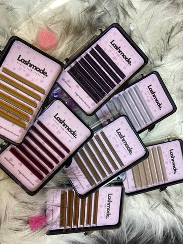 Coloured lash trays