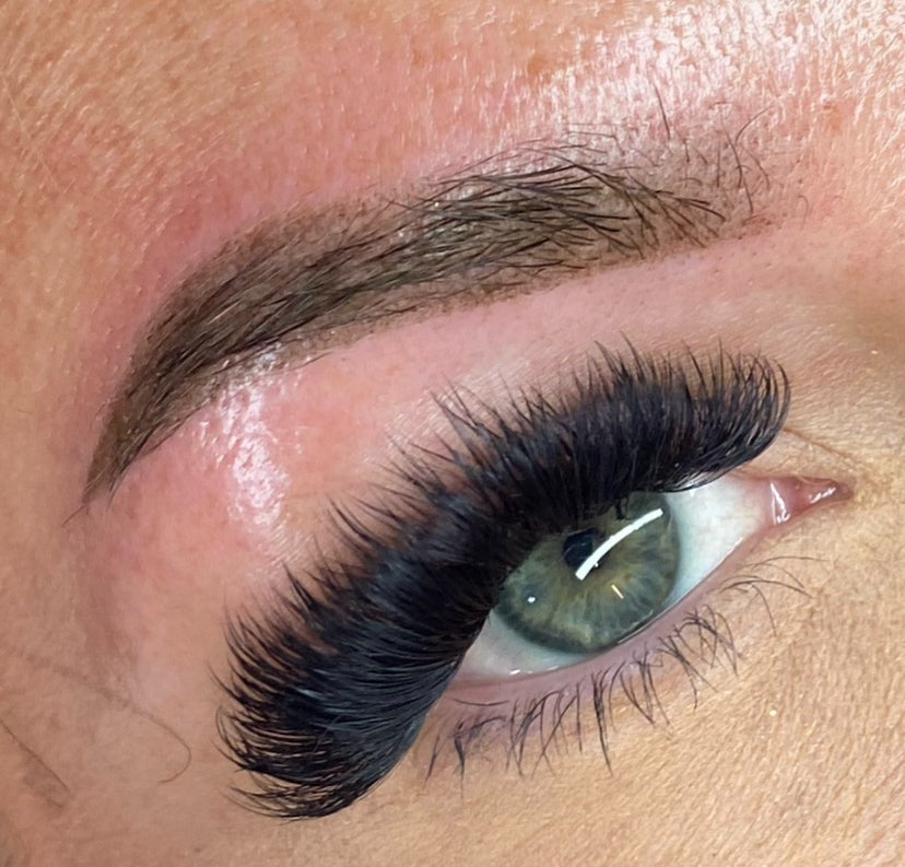 0.03 Black Volume Lashes