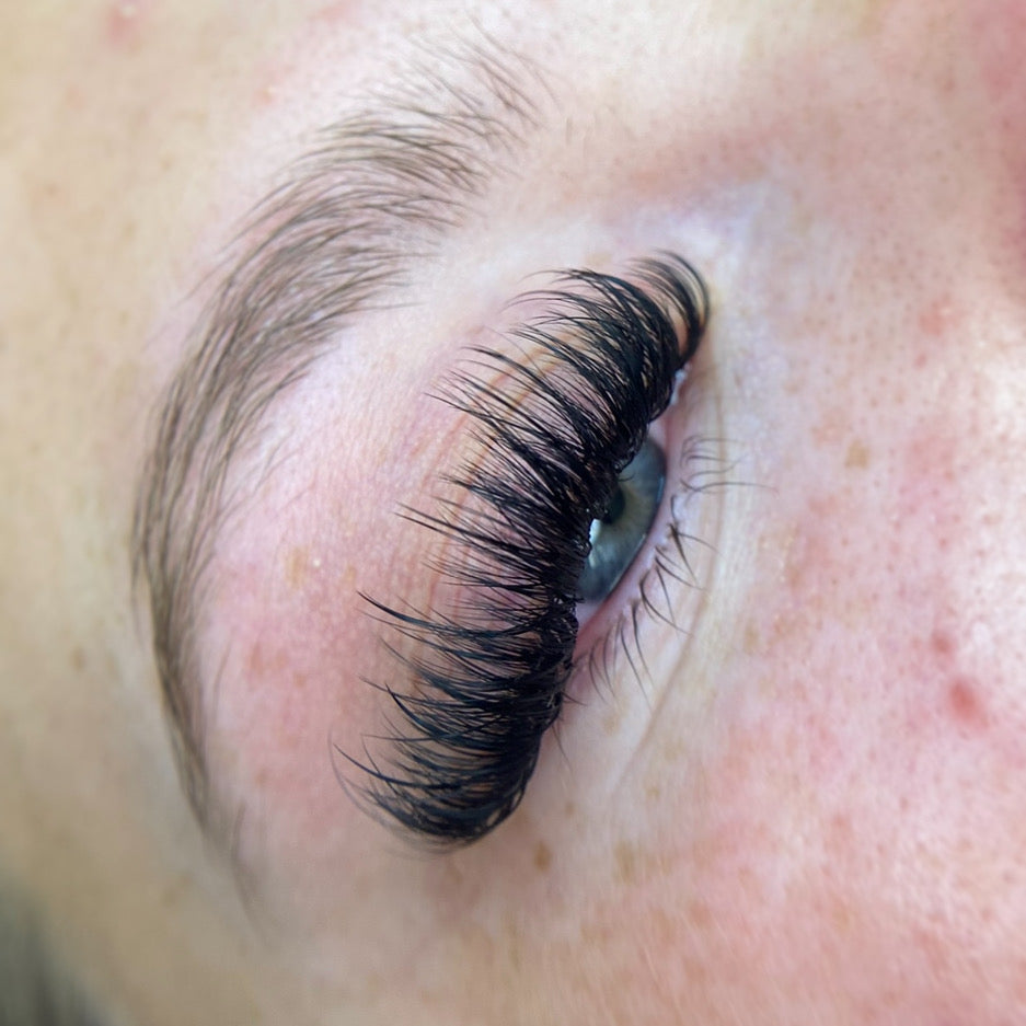 0.05 Black Russian Volume Lash Tray