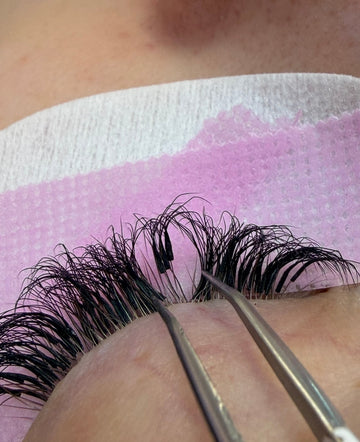 How do I maximise retention to make my clients lashes last?