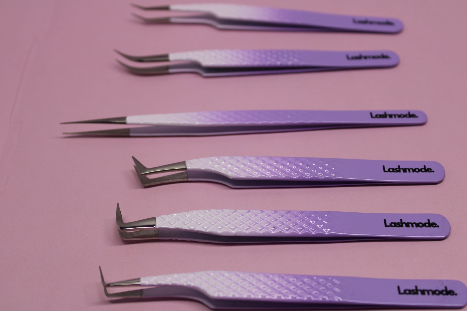 Your guide to the BEST tweezers for lash application & isolation!