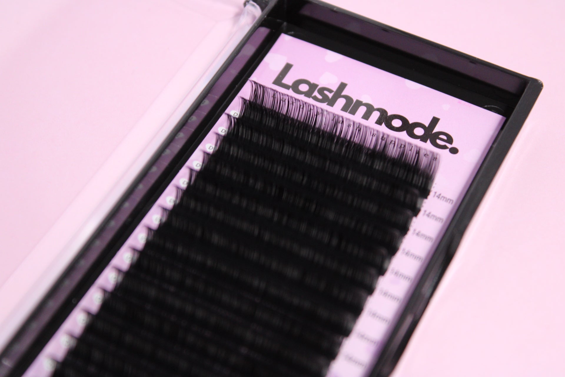 0.03 Black Russian Mega Volume Lash Tray