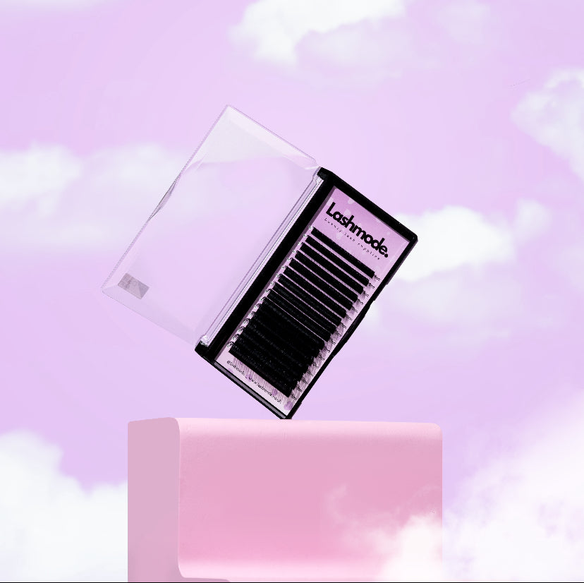 0.03 Black Russian Mega Volume Lash Tray